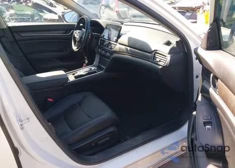 2021 Honda Accord Hybrid Touring z USA, uszkodzony, nr VIN 1HGCV3F97MA015750